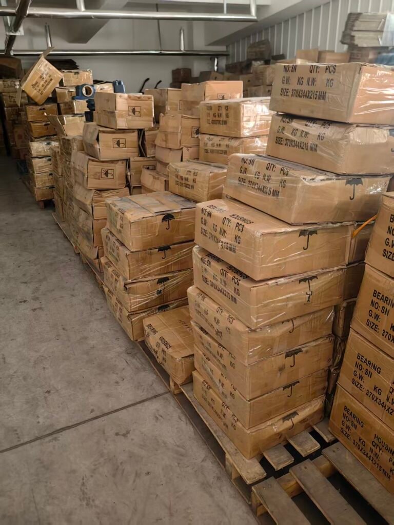 In-stock bearing housings ready for shipping in our warehouse （我们仓库中随时可发货的轴承座现货）